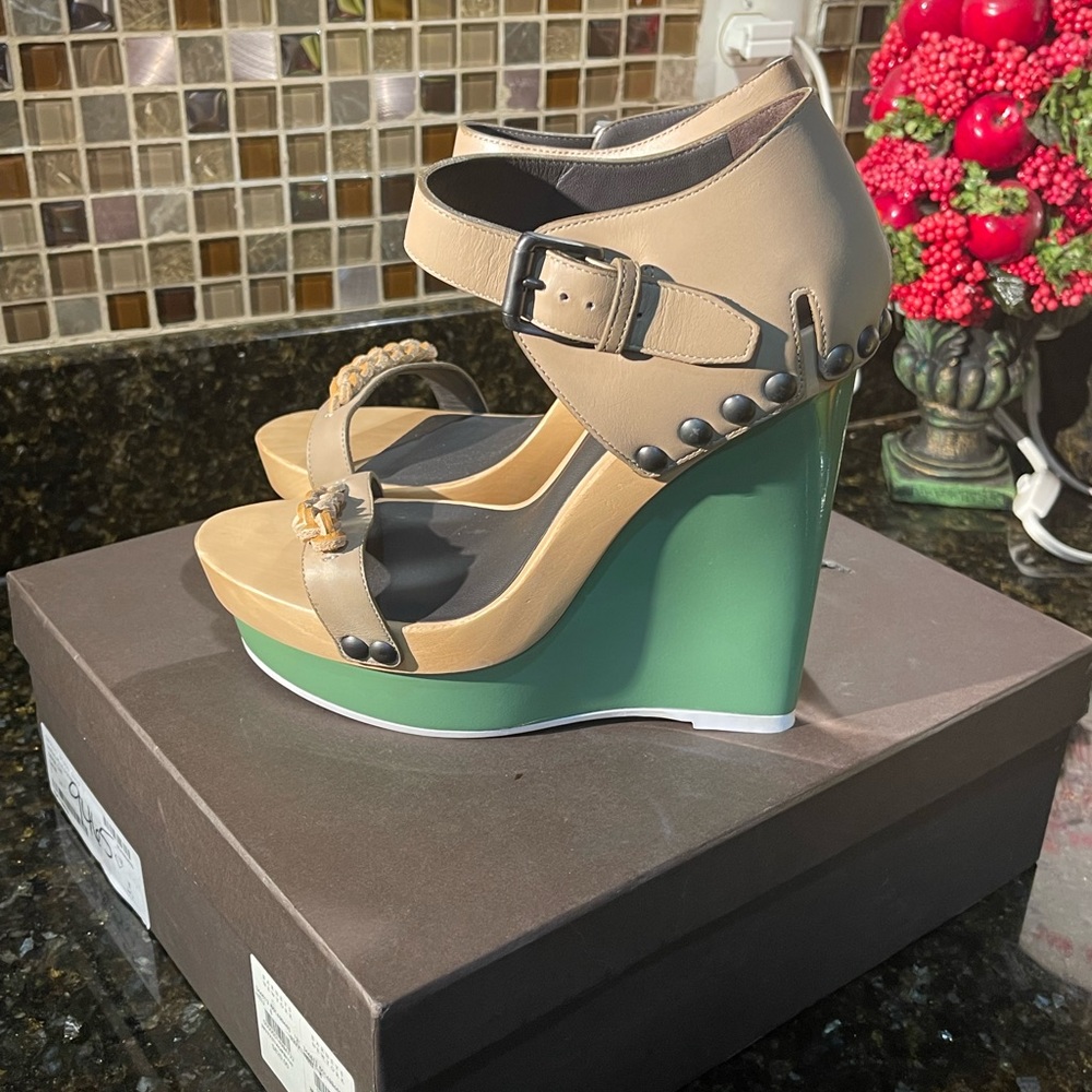 Bottega Veneta Shoes | Bottega Veneta Platform Wedge | Color: Taupe/Green Sz. 8